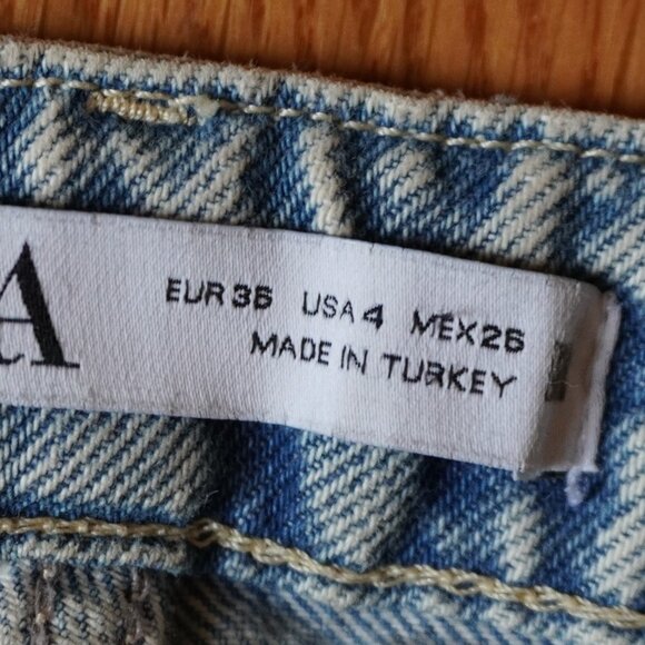 ZARA Distressed Jeans || 4 - Picture 5 of 6